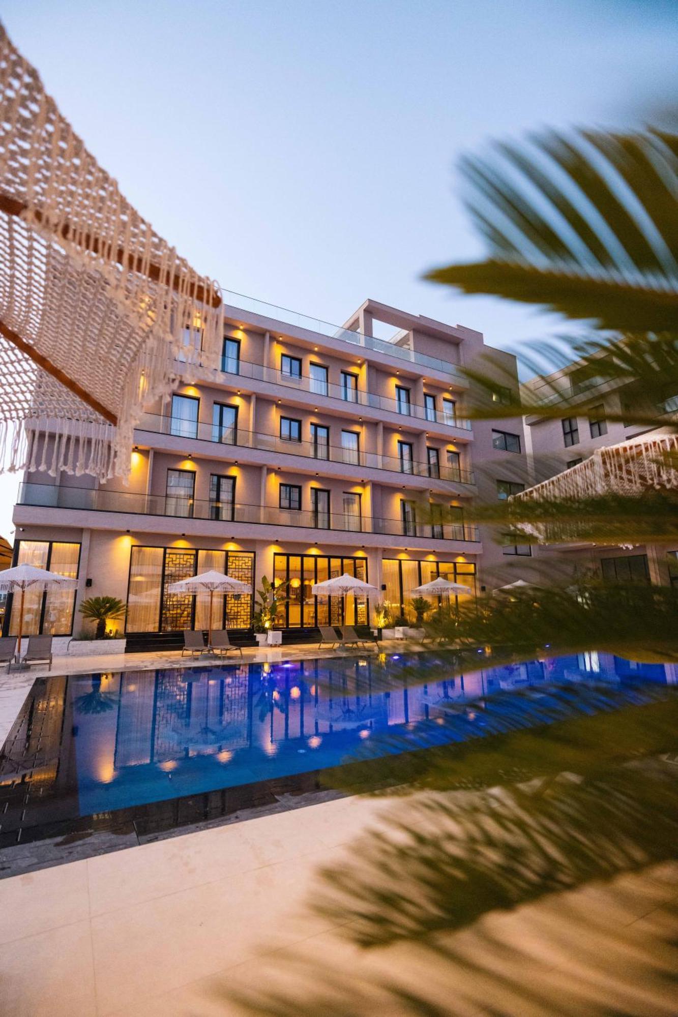 Tris3 Hotel Radhimë Exterior foto